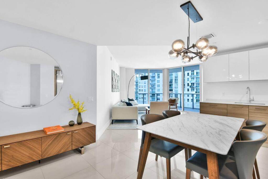 Lovely Upscale Condo Gorgeous View 2Bd 2Bath In Brickell Miami Extérieur photo