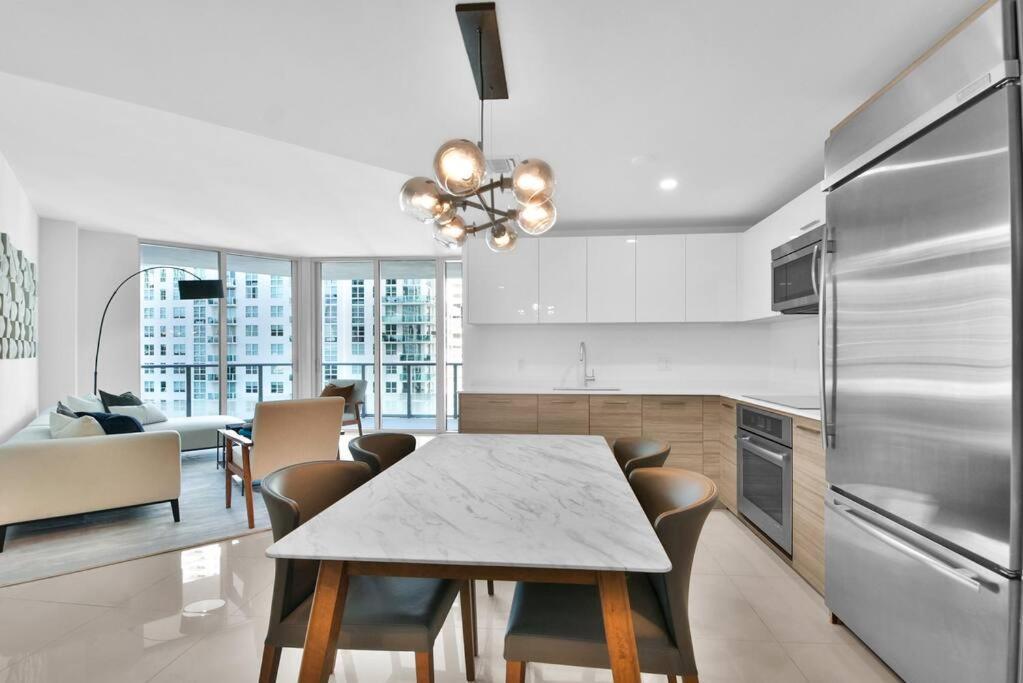 Lovely Upscale Condo Gorgeous View 2Bd 2Bath In Brickell Miami Extérieur photo