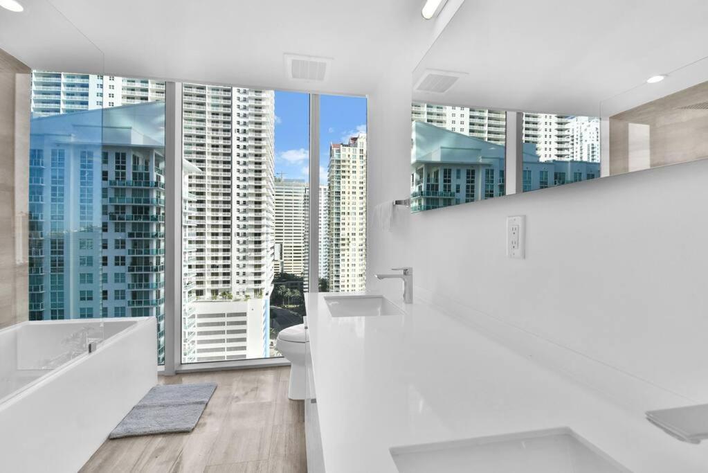 Lovely Upscale Condo Gorgeous View 2Bd 2Bath In Brickell Miami Extérieur photo